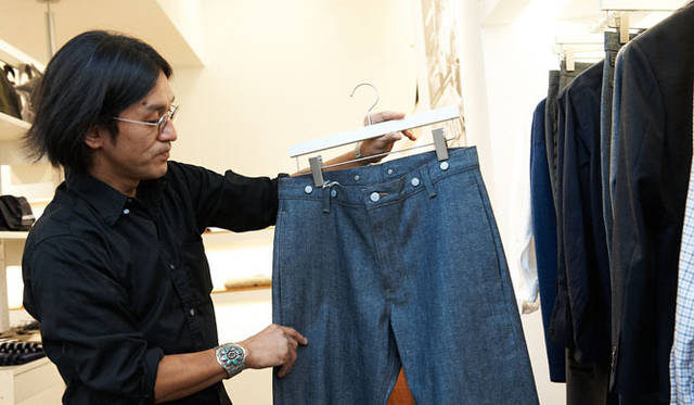 <strong>MARGARET HOWELL｜マーガレット・ハウエル</strong>　気になったアイテムを試着していく