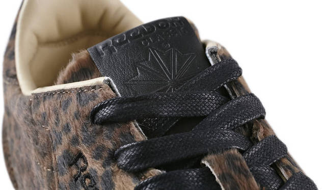 <strong>HEAD PORTER｜ヘッド・ポーター</strong>　「CLASSIC LEATHER 30th ANNIVERSARY LIMITED EDITION for“HEADPORTER PLUS”」