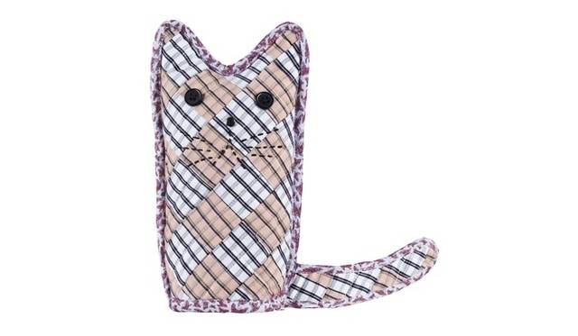 <strong>A.P.C.｜アー・ペー・セー キルトが伊勢丹新宿店で限定イベントを開催</strong>　Soft cat object 5250円