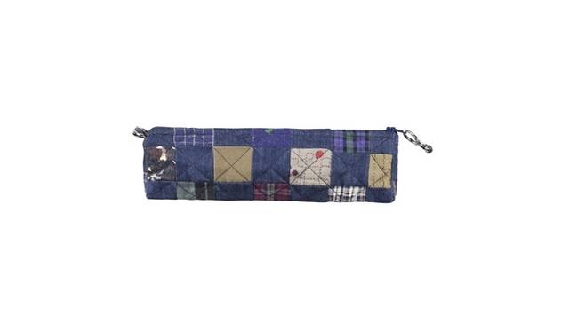 <strong>A.P.C.｜アー・ペー・セー キルトが伊勢丹新宿店で限定イベントを開催</strong>　Pencil case 4200円