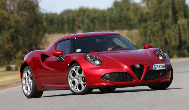 4Cのボディサイズは、全長3,989 × 全幅 1,864 × 全高 1,183 mm