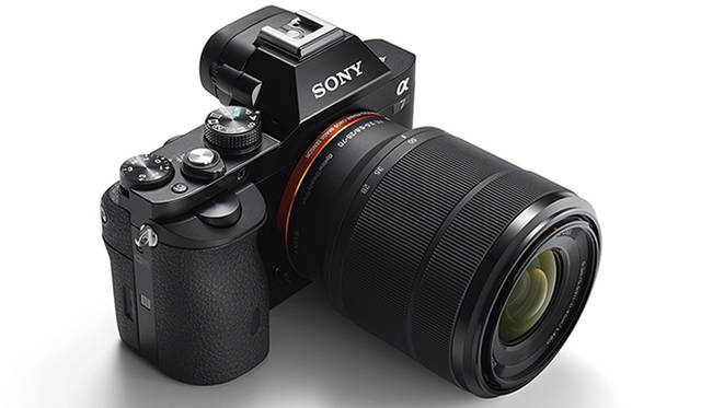 ズームレンズ FE 28-70mm F3.5-5.6 OSS 装着時