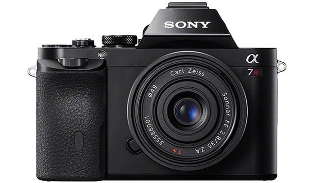 単焦点レンズ Sonnar T* FE 35mm F2.8 ZA 装着時