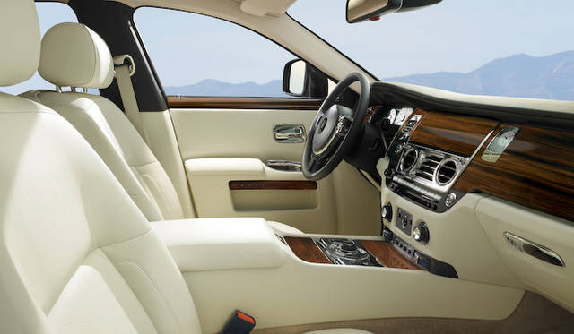 写真は通常モデル