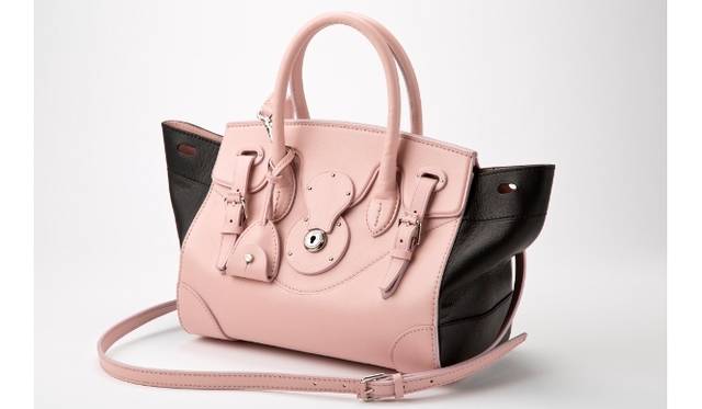 <strong>RALPH LAUREN｜ラルフ ローレン</strong>　動物愛護について考える1カ月フィランソロフィー活動「The Dog Walk」開催<br /><br />日本限定色「ソフト リッキー」バッグ　22万4700円