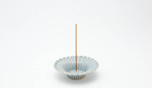 インセンスホルダー “Fleur”　サイズ｜直径125mm×高さ35mm　重量｜約120g　価格｜6300円