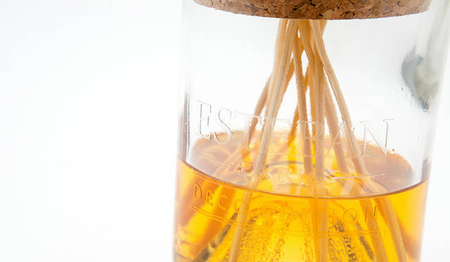 ワインボトルディフューザー　サイズ｜直径75mm×高さ110mm　重量｜約260g　価格｜3150円