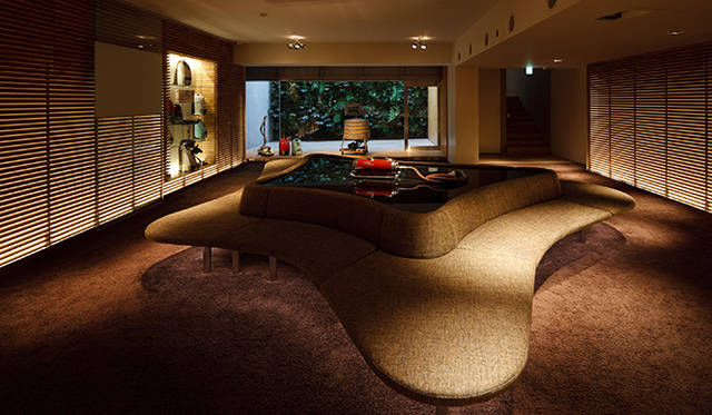 ミーレ・センター表参道 B1F