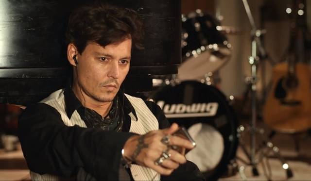 <strong>NEWS｜ケイト・モス、トム・フォード、ジョニー・デップらが出演するポール・マッカートニーの新曲PV「クイーニー・アイ」を公開！</strong>　ジョニー・デップ