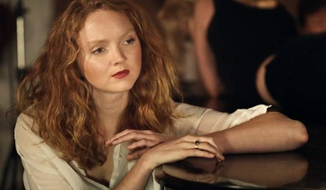 <strong>NEWS｜ケイト・モス、トム・フォード、ジョニー・デップらが出演するポール・マッカートニーの新曲PV「クイーニー・アイ」を公開！</strong>　リリー・コール