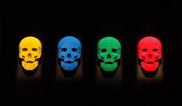 <strong>ART FILE 25｜「THE ART OF THE BRICK」</strong>　スカル