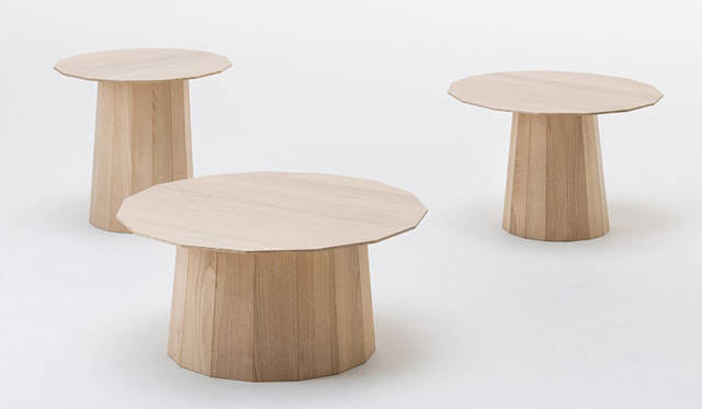 <strong>KARIMOKU NEW STANDARD｜カリモク ニュー スタンダード</strong>　エキシビション「Out of the showroom - Into the home」　カラーウッドシリーズにあらたにダイニングテーブルの展開がスタート。シリーズの既存アイテムのカラー展開にプレーンがくわわる。design：Scholten&Baijings