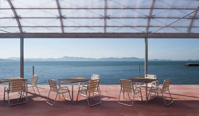 <strong>海のレストラン（2013年／香川県・豊島）</strong>　