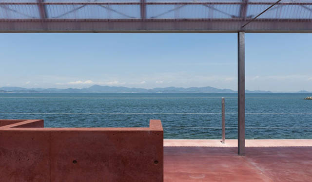 <strong>海のレストラン（2013年／香川県・豊島）</strong>　