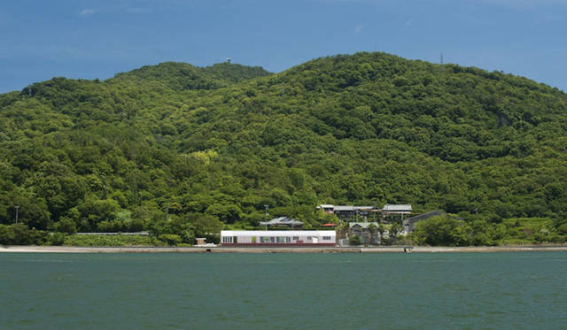 <strong>海のレストラン（2013年／香川県・豊島）</strong>　