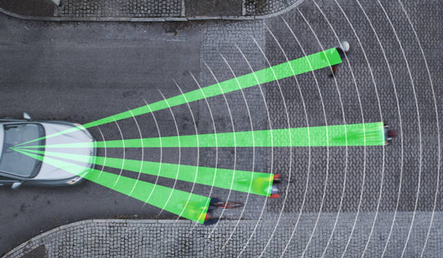“サイクリスト検知機能”検知イメージ図。検知、認識できる自転車の数に制限はなく、複数の自転車をターゲットしてとらえつづけることが可能だという