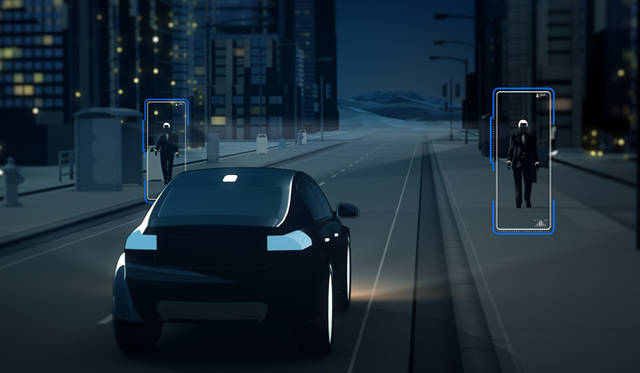 “夜間歩行者検知機能付き自動ブレーキ”