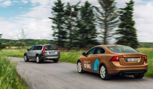 “自動操舵機能付き前車追従クルーズコントロール”