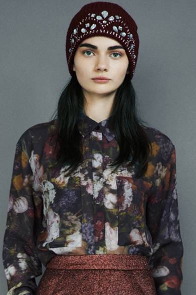 <strong>Markus Lupfer｜マーカス・ルーファーからクリスマス限定コレクションが登場！</strong><br /><br />ニット・ビーニー<br />価格｜2万3100円<br /><br />UNIT & GUEST CO., LTD <br />Tel.03-3710-3107