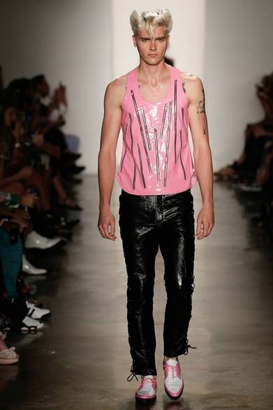 <strong>JEREMY SCOTT