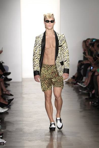 <strong>JEREMY SCOTT