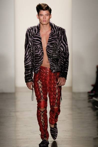 <strong>JEREMY SCOTT