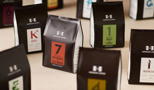 <strong>西澤明洋（EIGHT BRANDING DESIGN）</strong>　HORIGUCHI COFFEE（2013～）　最高品質の生豆を取り扱い、焙煎やブレンドに対しても先進的かつ独自の取り組みをしているスペシャリティコーヒー専門店