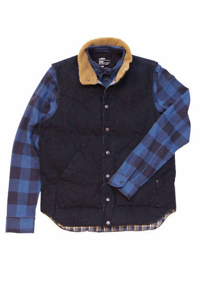 <strong>GAP｜ギャップ</strong>　限定カプセルコレクション「INDIGO STORY」第2弾　Indigo Denim Puffer Vest 9900円、Indigo Buffalo Check Worker Shirt 7900円