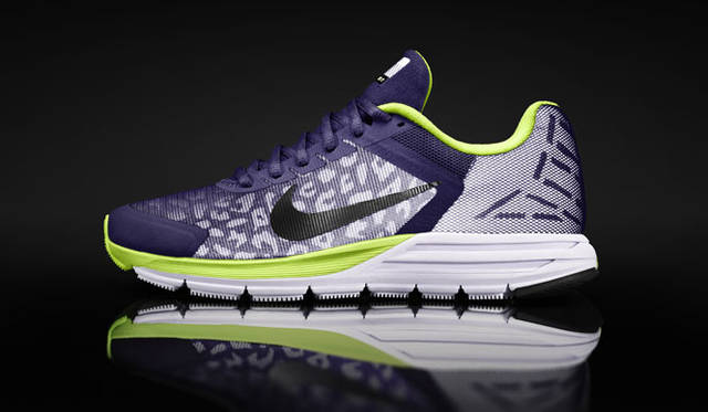 <strong>NIKE｜ナイキ</strong>　「ナイキ ウィメンズ ズーム ストラクチャー+ 17 シールド」1万1865円