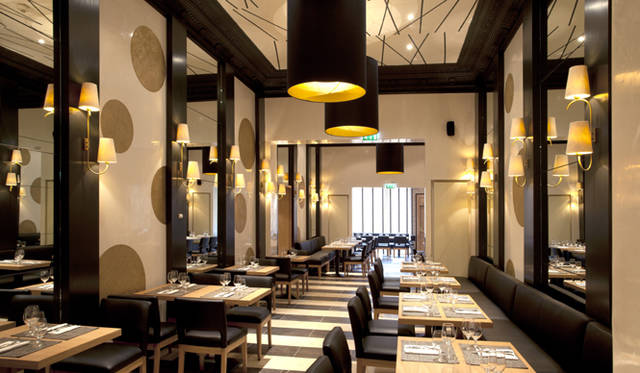 レストラン「The Honours」