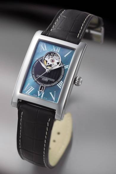 <strong>FREDERIQUE CONSTANT｜カレ ハートビート シリーズに世界限定モデルが登場</strong><br /><br />ケース｜縦47×横30.7mm、<br />ステンレススティールケース<br />ムーブメント｜自動巻き（キャリバーFC-315）<br />パワーリザーブ｜42時間パワーリザーブ<br />ストラップ｜ブラックのクロコ型押しレザー<br />仕様｜3気圧防水<br />価格｜19万9500円<br />限定数｜世界限定500本<br />発売時期｜2013年12月<br /><br />GM インターナショナル<br />Tel. 03-5828-9080