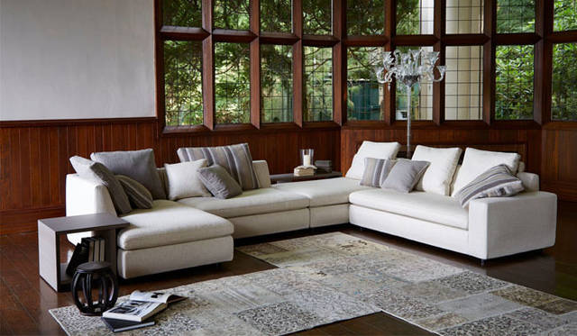 <strong>arflex｜アルフレックス</strong>　2013年秋冬ニューモデル　<strong>ソファ「SONA（ソーナ）」</strong>　パイピングは9色から選ぶことができる