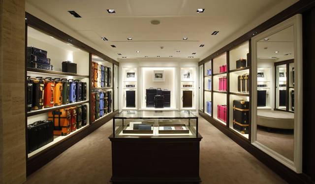 <strong>GLOBE-TROTTER｜グローブ・トロッター</strong>　ヴァルカナイズ・ロンドン青山 2階にショップ・イン・ショップオープン