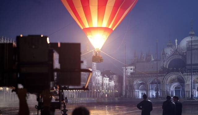 <strong>LOUIS VUITTON｜ルイ・ヴィトンのTVCMにデヴィッド・ボウイが登場</strong> ©LOUIS VUITTON