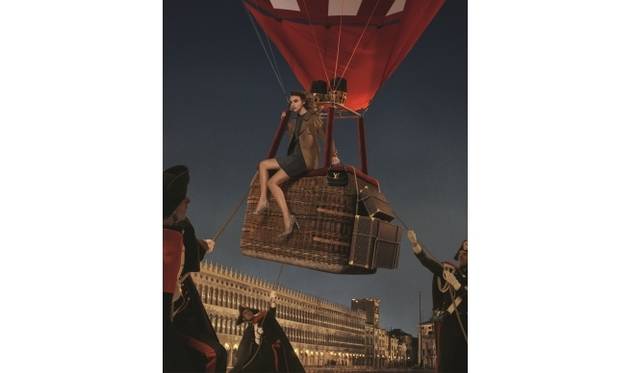 <strong>LOUIS VUITTON｜ルイ・ヴィトンのTVCMにデヴィッド・ボウイが登場</strong> ©LOUIS VUITTON