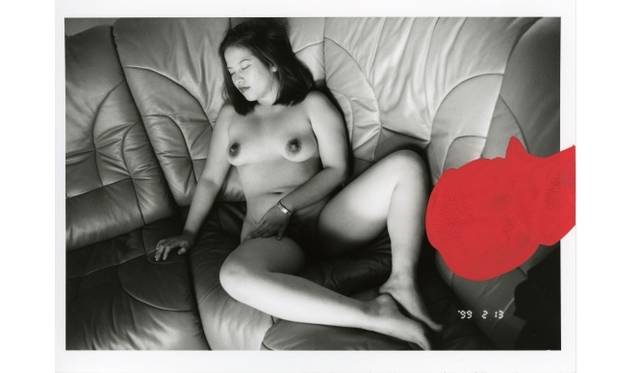 <strong>ART｜荒木経惟展『人妻ノ写真』をラットホールギャラリーにて開催</strong>　荒木経惟「人妻ノ写真」より B&W Print, Acrylic marker 13 x 18 cm 2013