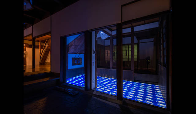 <strong>AT ART UWAJIMA 2013</strong>　愛媛県宇和島市「木屋旅館」 建築｜永山祐子建築設計、映像｜束芋