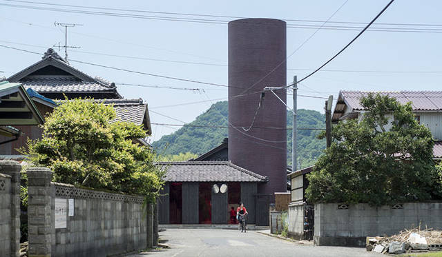 <strong>豊島（てしま）「豊島横尾館」</strong>