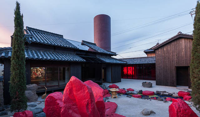 <strong>豊島（てしま）「豊島横尾館」</strong>