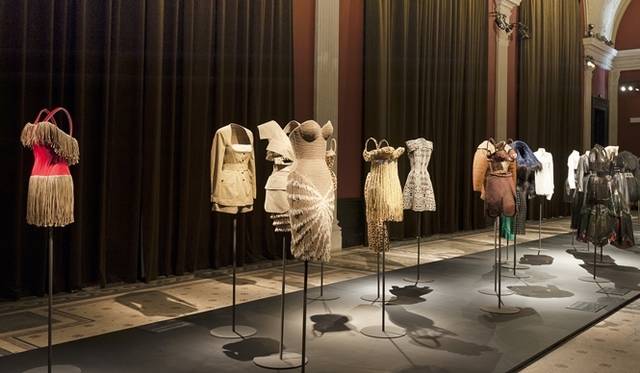 <strong>ART FILE 26｜「Alaïa （アライア）」</strong>　© Pierre Antoine