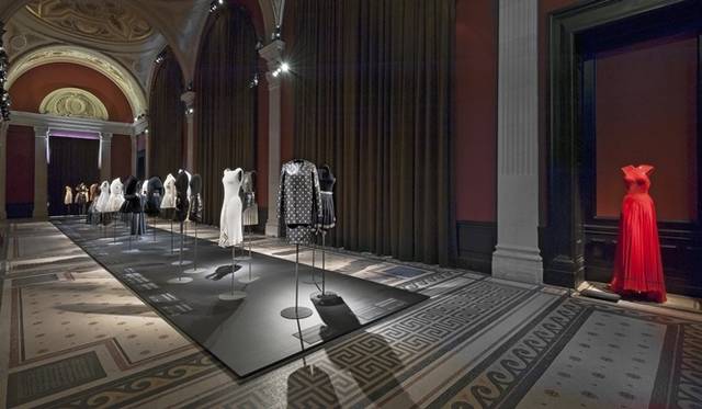 <strong>ART FILE 26｜「Alaïa （アライア）」</strong>　© Pierre Antoine