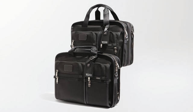 <strong>TUMI｜トゥミ</strong>　上／リミテッド エディション2013・オーガナイザー・ブリーフ（ブラック）、下／リミテッド エディション2013・エクスパンダブル・オーガナイザー・ ブリーフ（ブラック）