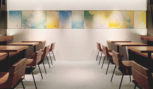 <strong>西澤明洋（EIGHT BRANDING DESIGN）</strong>　nana’s green tea（2006～）　自由が丘に本店を構える抹茶カフェブランド