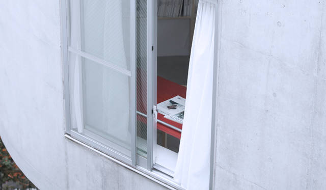 3Fのテラスから2Fの寝室を見下ろす