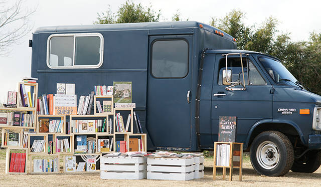 2012年よりスタートした移動本屋BOOK TRUCK（ブックトラック）