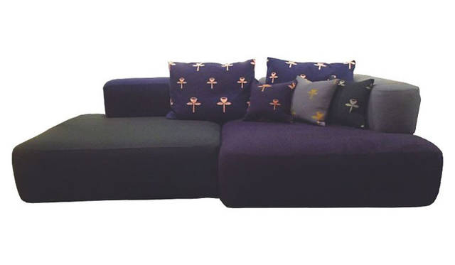 <strong>REPUBLIC OF FRITZ HANSEN STORE</strong>　専門店限定ソファ「minä perhonen×ALPHABET SOFA™」　大阪店展示バージョン　価格｜72万5000円（税・送料別）