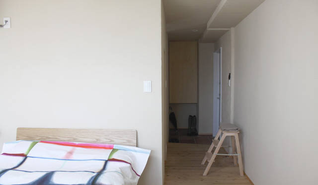 <strong>Yoko Ueno Lewis｜暮らしノート｜木と暮らす raw wood, slow life and less design </strong>　部屋の電磁波防止　http://www.passiveatelier.com/pasv/denjiha.html