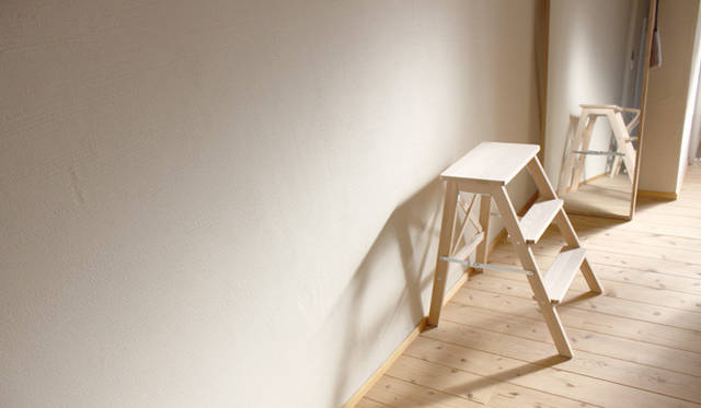 <strong>Yoko Ueno Lewis｜暮らしノート｜木と暮らす raw wood, slow life and less design </strong>