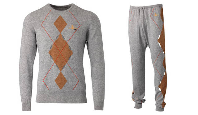    <strong>Vivienne Westwood｜ヴィヴィアン・ウエストウッド</strong>　「Vivienne Westwood ♥'s」<strong>Johnstons of Elgin（ジョンストンズ・オブ・エルガン）</strong>　左／7万3500円　