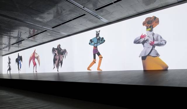 <strong>DESIGN｜21_21デザインサイトで『日本のデザインミュージアム実現にむけて展』</strong>　「アーヴィング・ペンと三宅一生 Visual Dialogue」展 会場写真2011 (Photo: MasayaYoshimura)